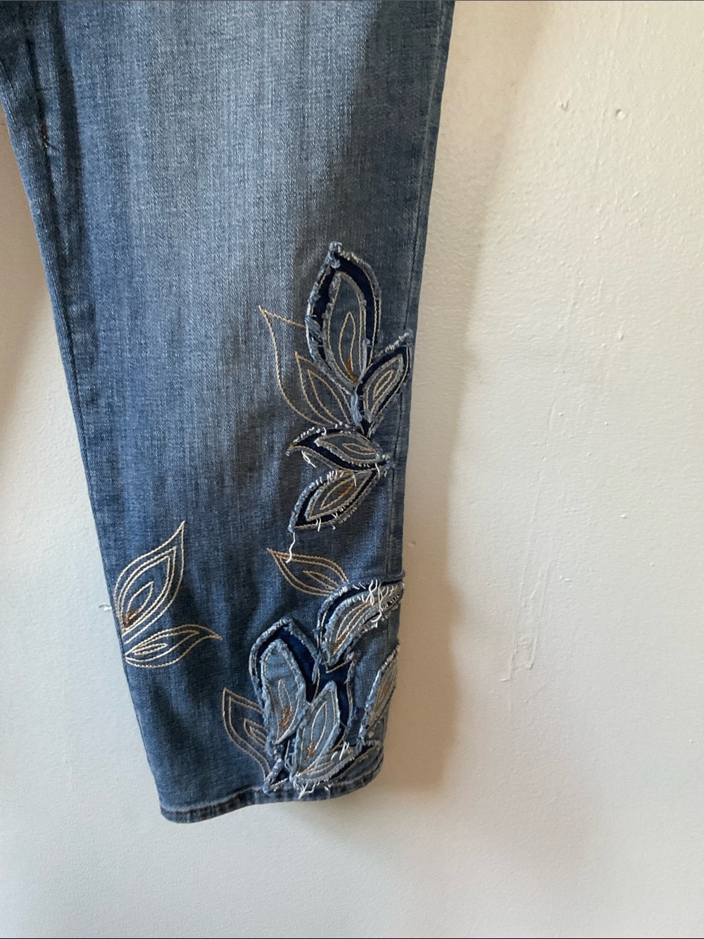 Chico’s So Slimming Cropped Jeans with Embroidered Leaf Accents - Picture 3 of 7